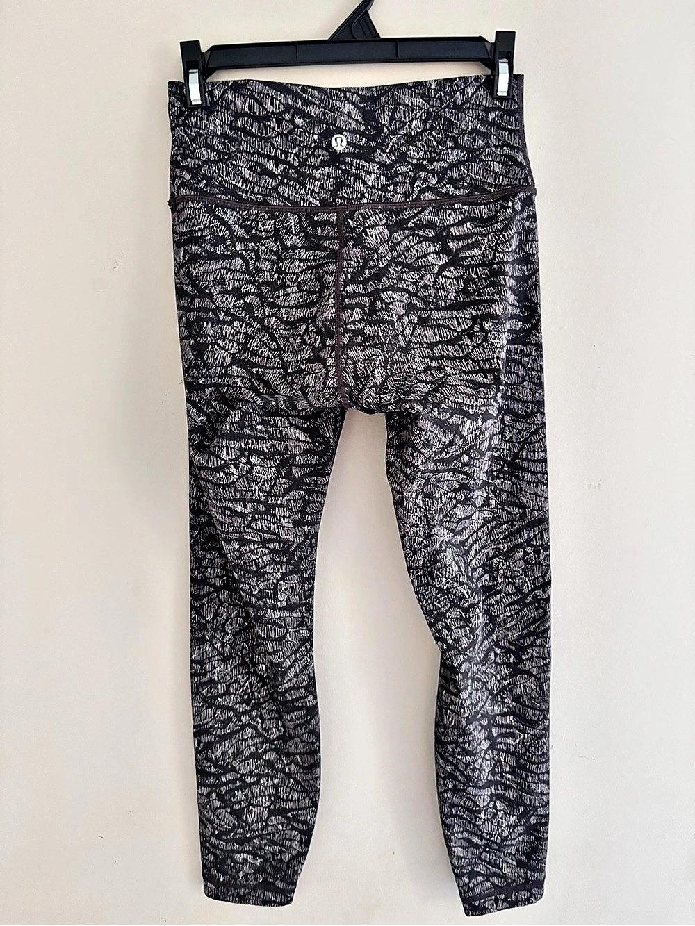 lululemon Abstract Print Leggings Size Medium